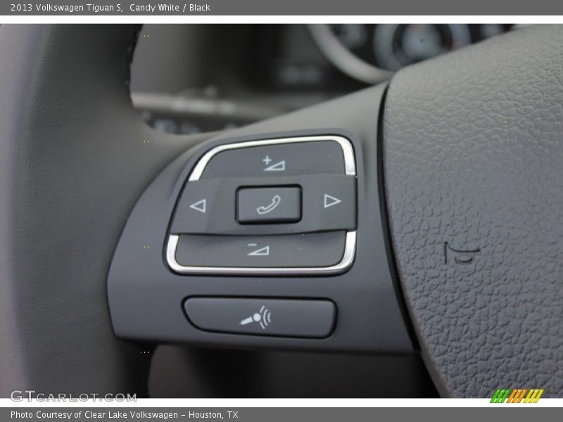 Candy White / Black 2013 Volkswagen Tiguan S