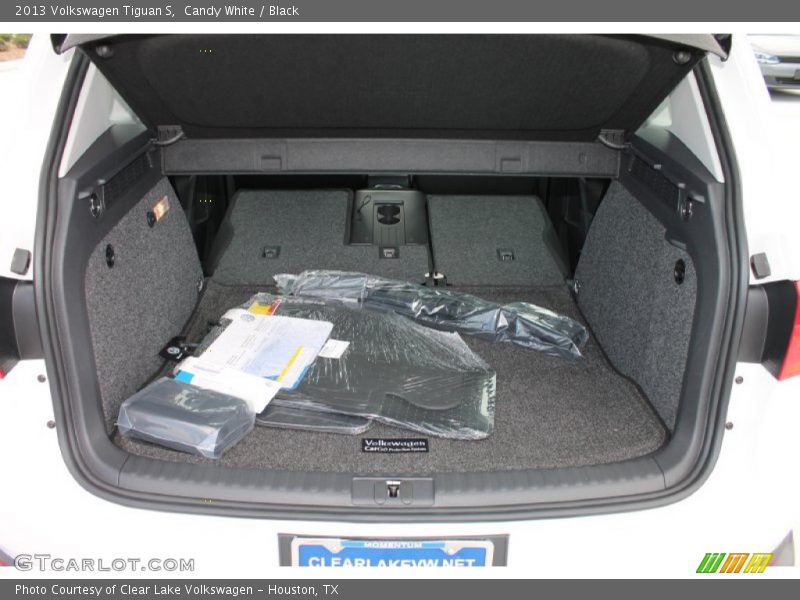 Candy White / Black 2013 Volkswagen Tiguan S