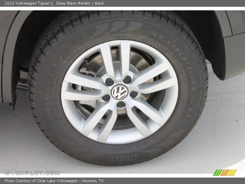 Deep Black Metallic / Black 2013 Volkswagen Tiguan S