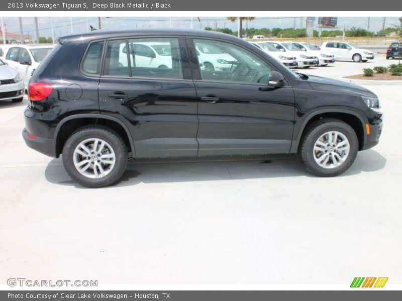 Deep Black Metallic / Black 2013 Volkswagen Tiguan S
