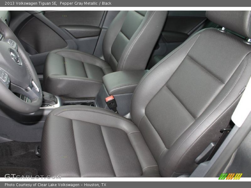 Pepper Gray Metallic / Black 2013 Volkswagen Tiguan SE