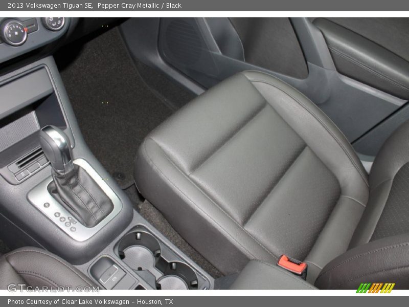 Pepper Gray Metallic / Black 2013 Volkswagen Tiguan SE