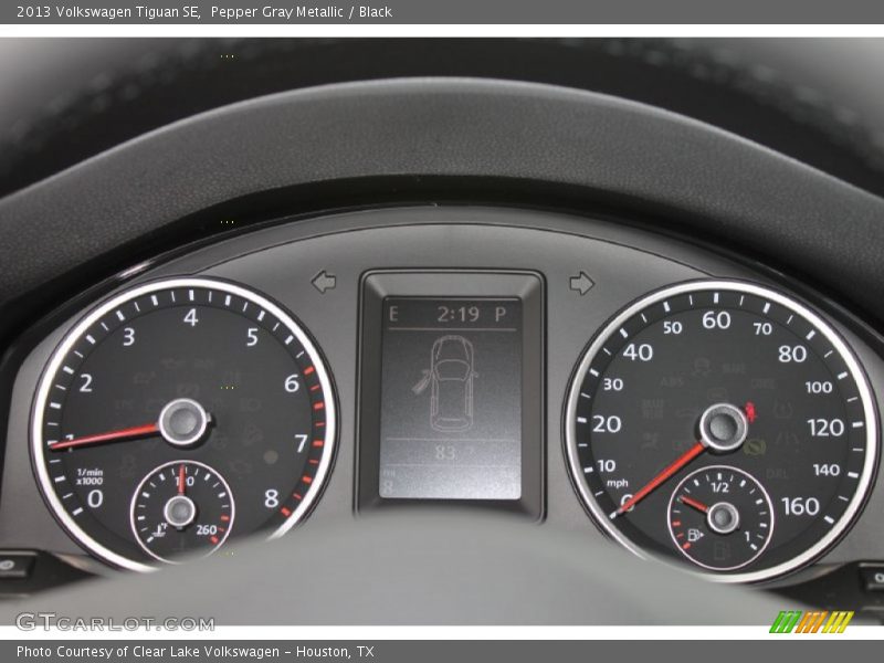 Pepper Gray Metallic / Black 2013 Volkswagen Tiguan SE
