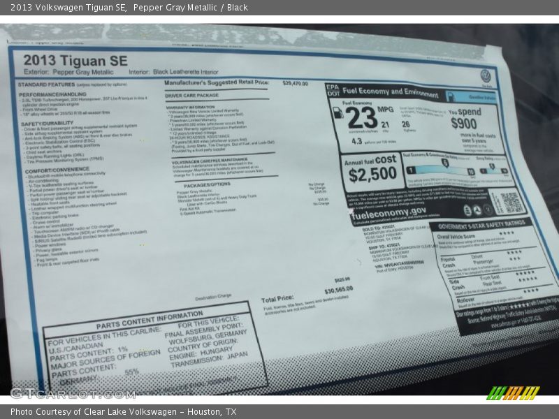 Pepper Gray Metallic / Black 2013 Volkswagen Tiguan SE