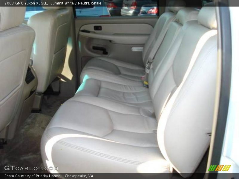 Summit White / Neutral/Shale 2003 GMC Yukon XL SLE