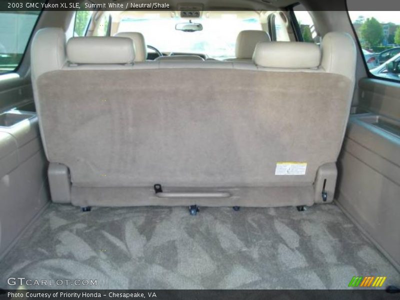 Summit White / Neutral/Shale 2003 GMC Yukon XL SLE