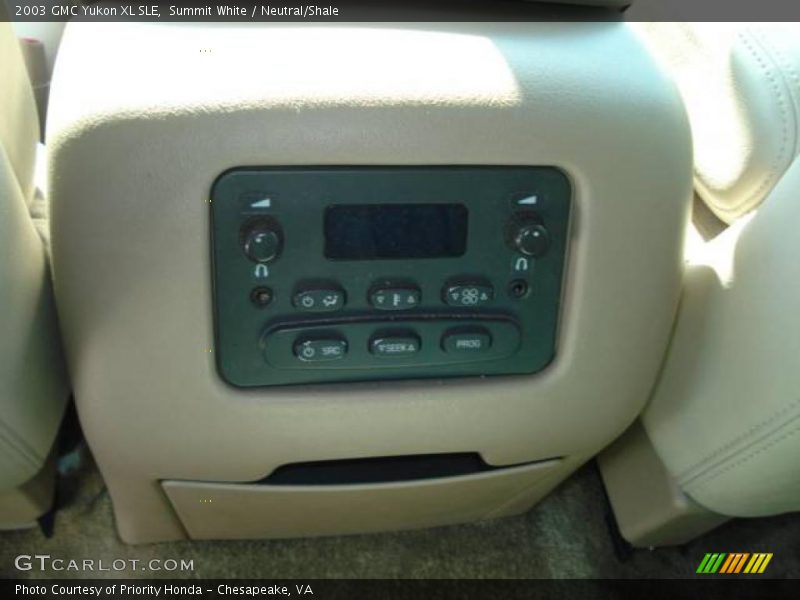 Summit White / Neutral/Shale 2003 GMC Yukon XL SLE