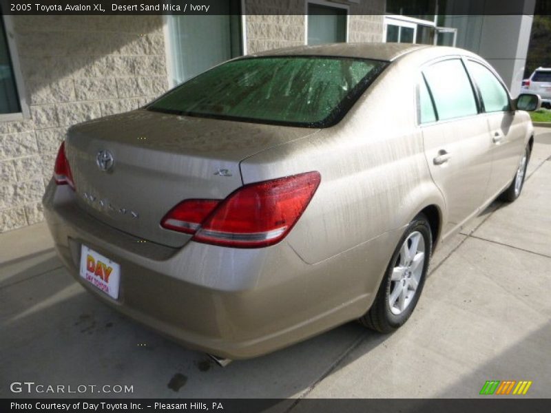 Desert Sand Mica / Ivory 2005 Toyota Avalon XL