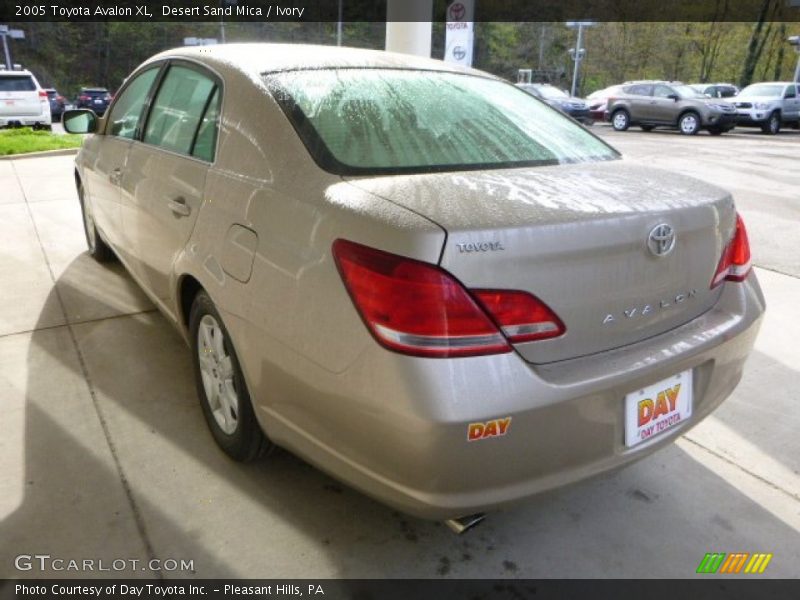 Desert Sand Mica / Ivory 2005 Toyota Avalon XL