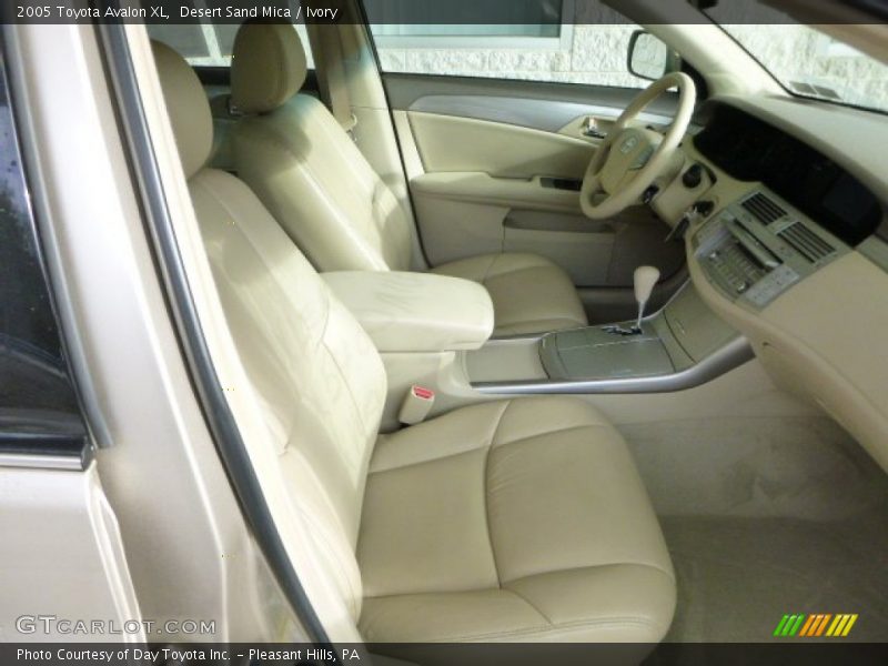Desert Sand Mica / Ivory 2005 Toyota Avalon XL