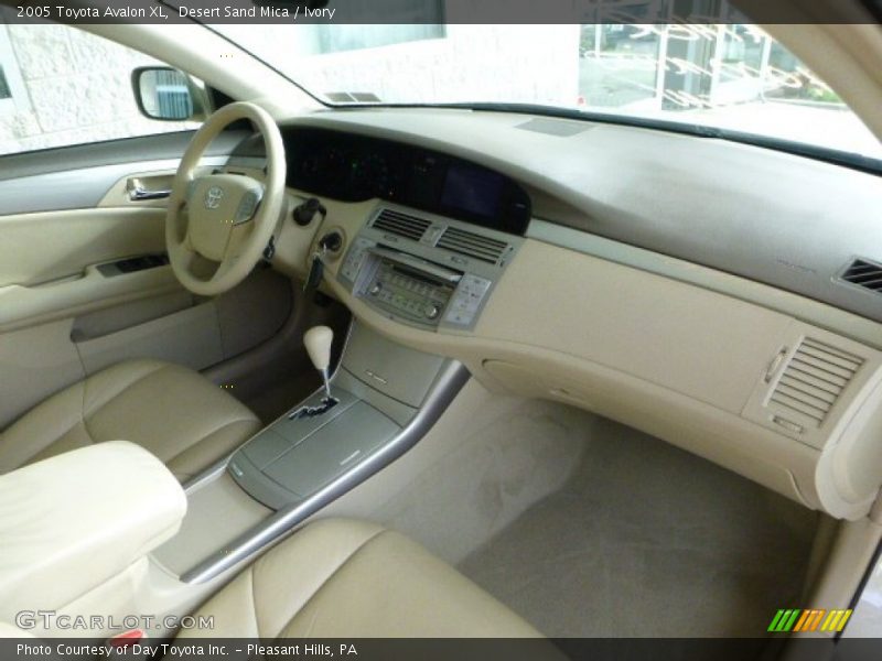 Desert Sand Mica / Ivory 2005 Toyota Avalon XL