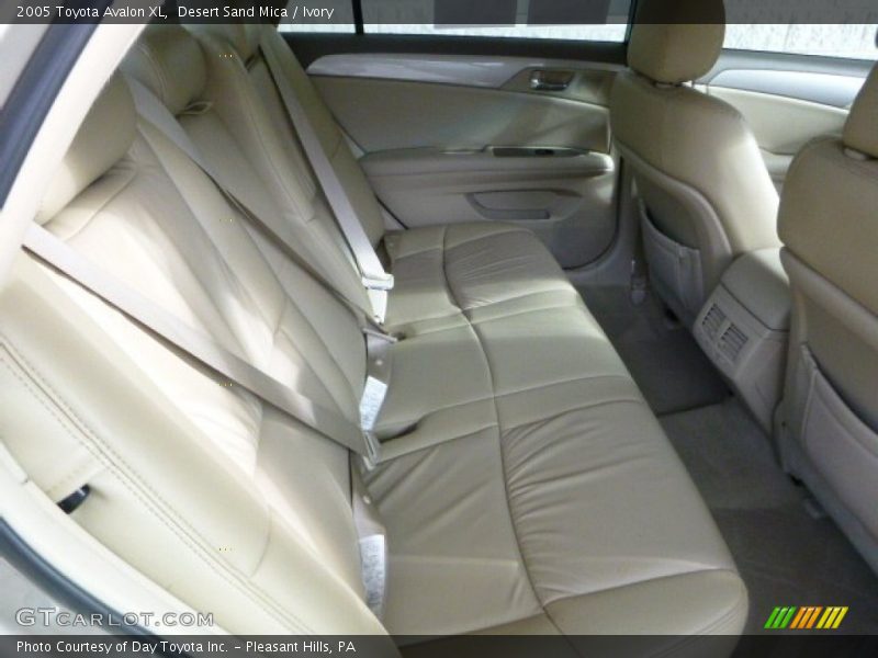 Desert Sand Mica / Ivory 2005 Toyota Avalon XL