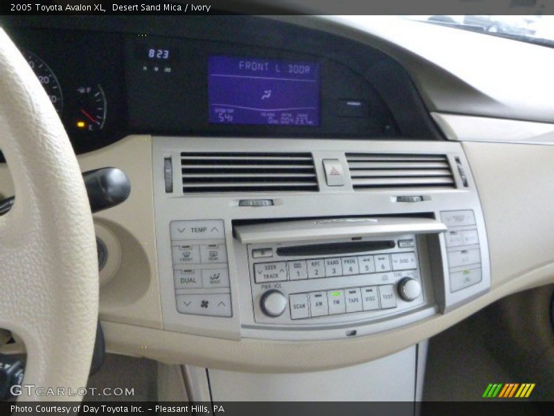 Desert Sand Mica / Ivory 2005 Toyota Avalon XL