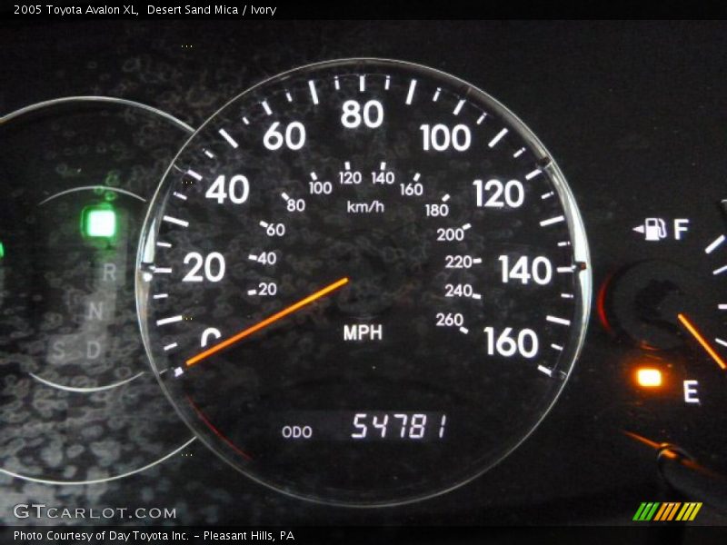 Desert Sand Mica / Ivory 2005 Toyota Avalon XL