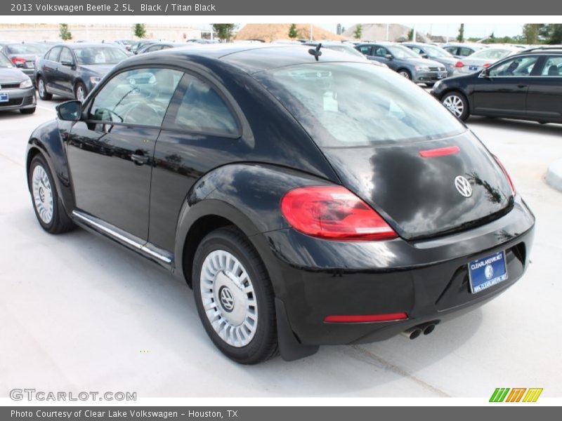 Black / Titan Black 2013 Volkswagen Beetle 2.5L