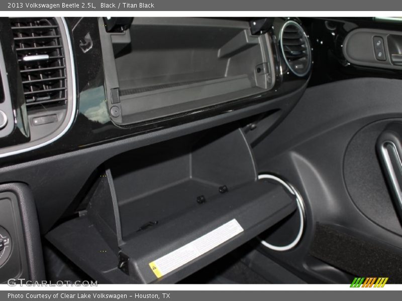 Black / Titan Black 2013 Volkswagen Beetle 2.5L