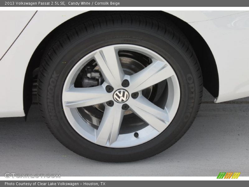 Candy White / Cornsilk Beige 2013 Volkswagen Passat 2.5L SE