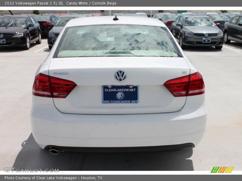 Candy White / Cornsilk Beige 2013 Volkswagen Passat 2.5L SE