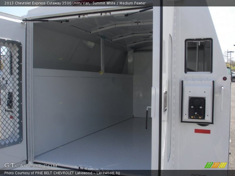 Summit White / Medium Pewter 2013 Chevrolet Express Cutaway 3500 Utility Van