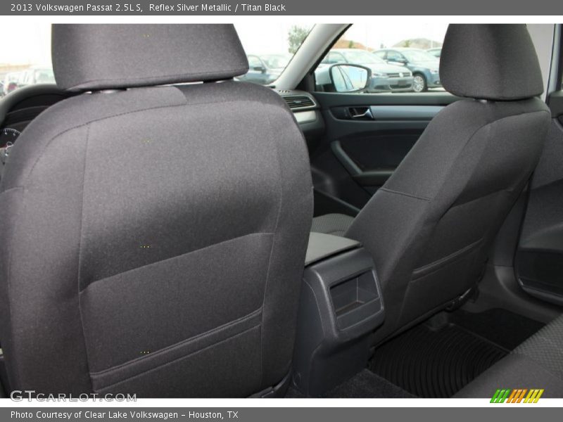 Reflex Silver Metallic / Titan Black 2013 Volkswagen Passat 2.5L S