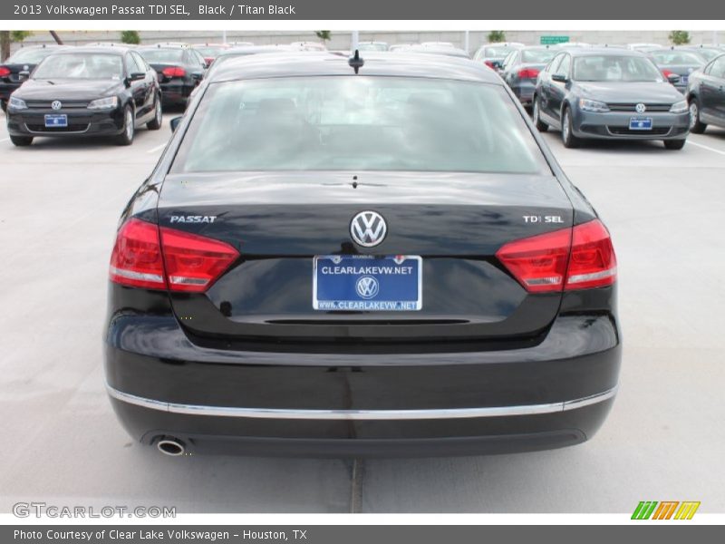 Black / Titan Black 2013 Volkswagen Passat TDI SEL