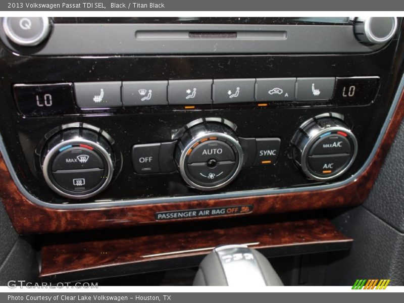 Black / Titan Black 2013 Volkswagen Passat TDI SEL