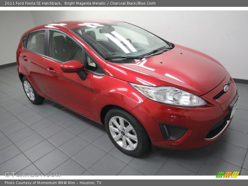 Bright Magenta Metallic / Charcoal Black/Blue Cloth 2011 Ford Fiesta SE Hatchback