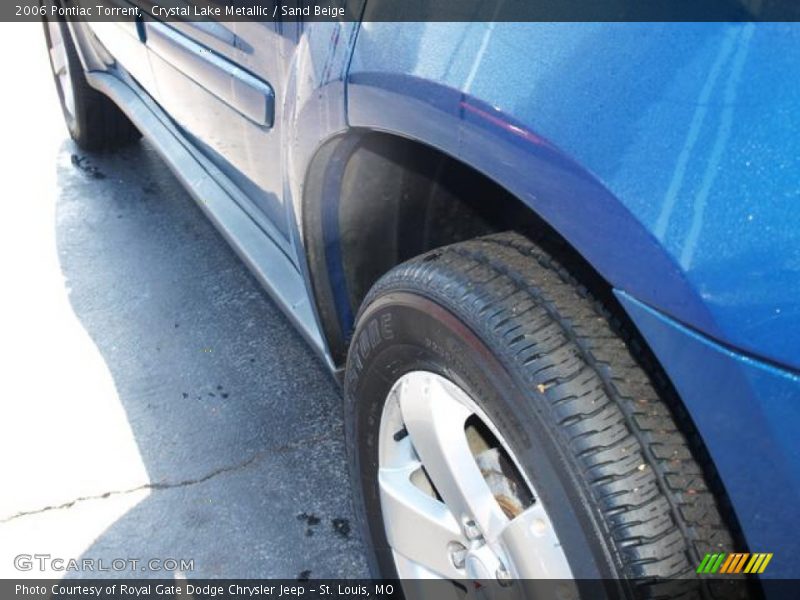 Crystal Lake Metallic / Sand Beige 2006 Pontiac Torrent