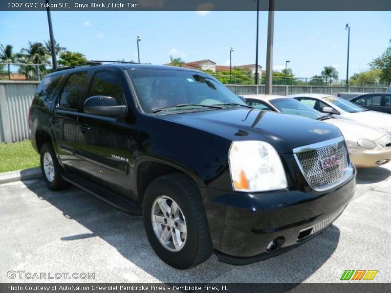 Onyx Black / Light Tan 2007 GMC Yukon SLE