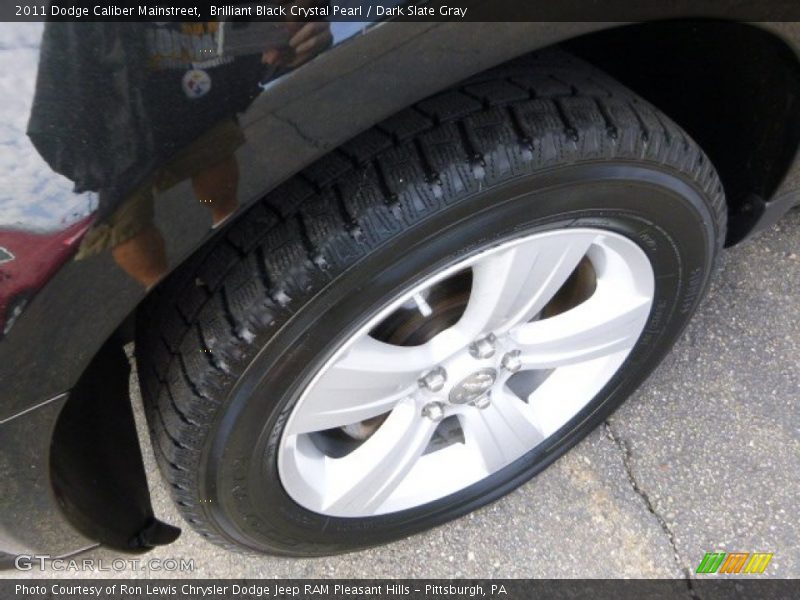 Brilliant Black Crystal Pearl / Dark Slate Gray 2011 Dodge Caliber Mainstreet