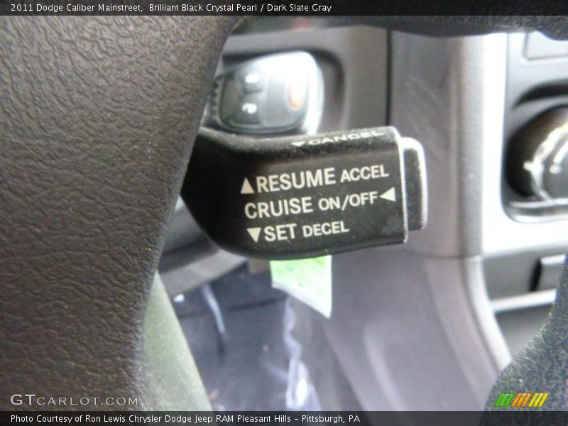 Brilliant Black Crystal Pearl / Dark Slate Gray 2011 Dodge Caliber Mainstreet