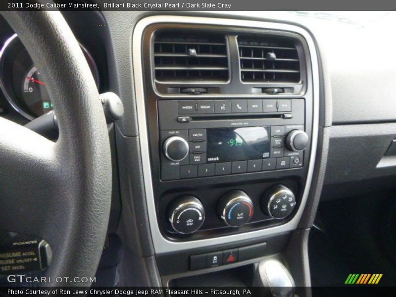 Brilliant Black Crystal Pearl / Dark Slate Gray 2011 Dodge Caliber Mainstreet