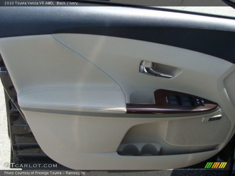Black / Ivory 2010 Toyota Venza V6 AWD