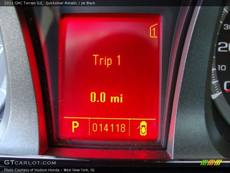 Quicksilver Metallic / Jet Black 2011 GMC Terrain SLE