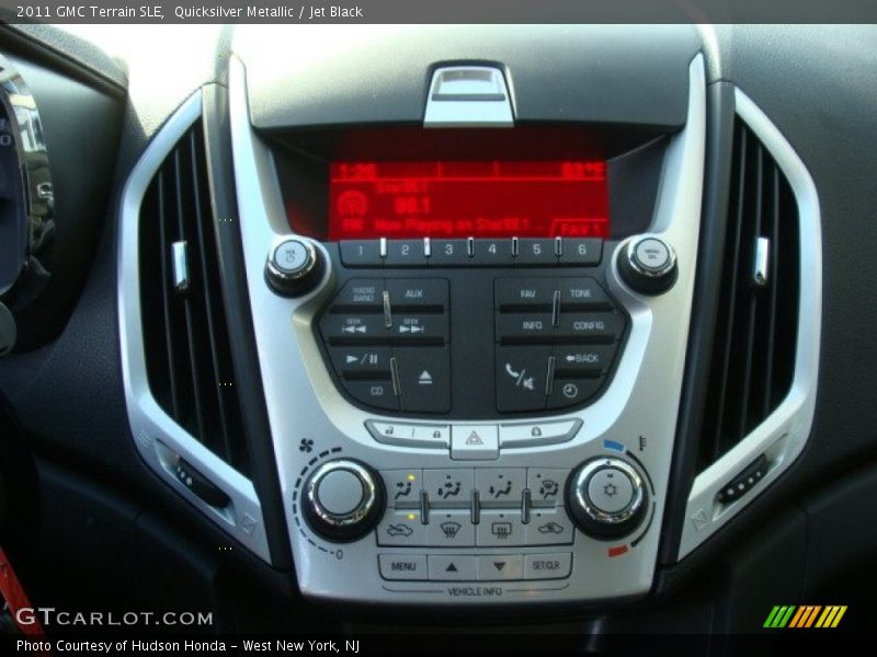 Quicksilver Metallic / Jet Black 2011 GMC Terrain SLE