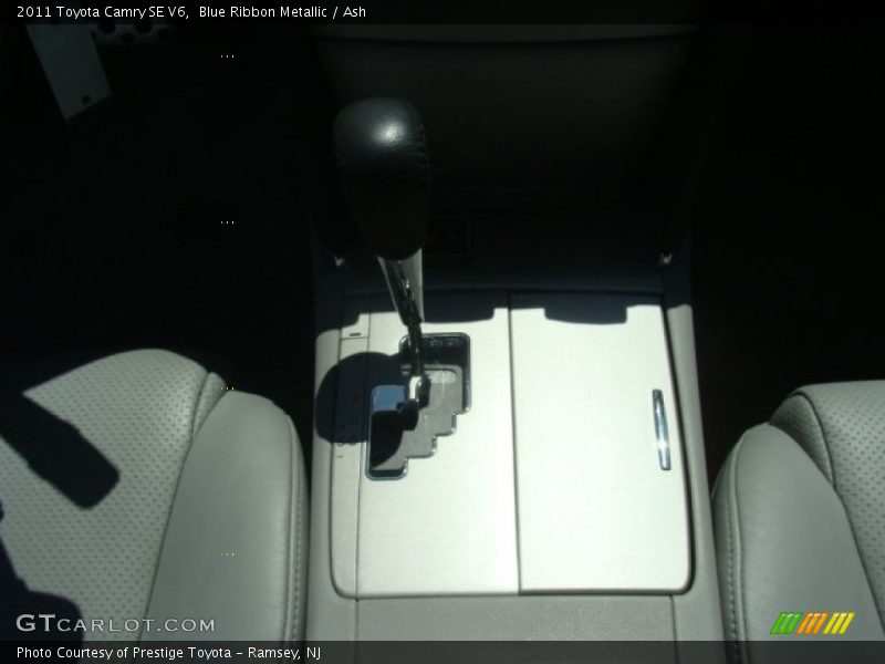 Blue Ribbon Metallic / Ash 2011 Toyota Camry SE V6