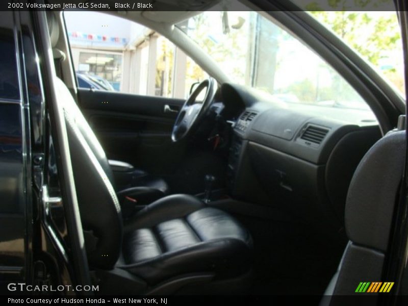 Black / Black 2002 Volkswagen Jetta GLS Sedan