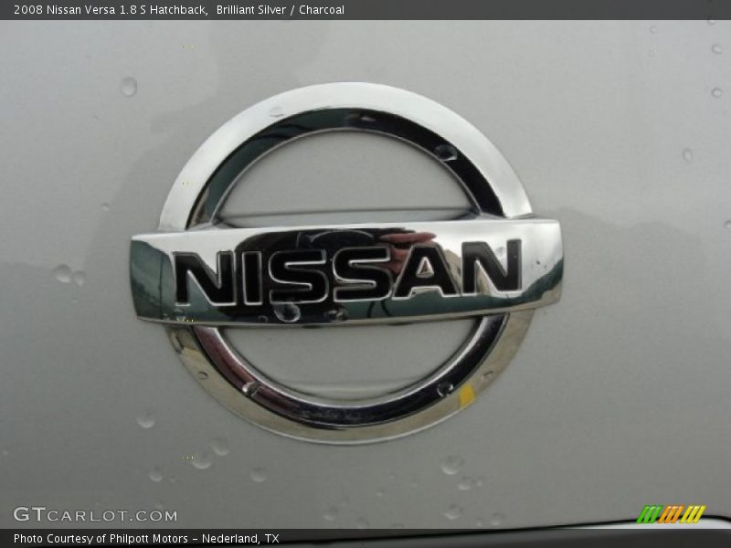 Brilliant Silver / Charcoal 2008 Nissan Versa 1.8 S Hatchback