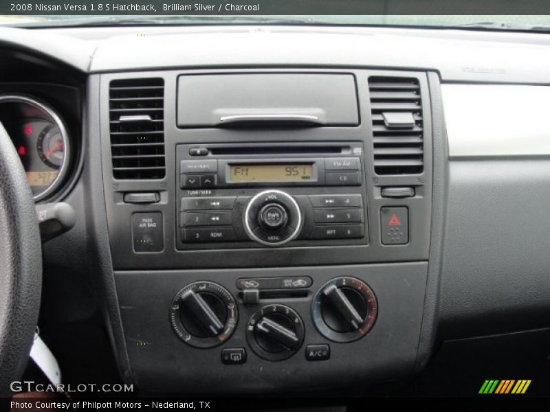 Brilliant Silver / Charcoal 2008 Nissan Versa 1.8 S Hatchback