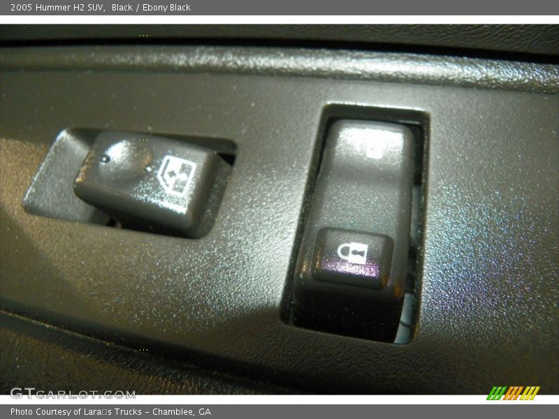 Controls of 2005 H2 SUV
