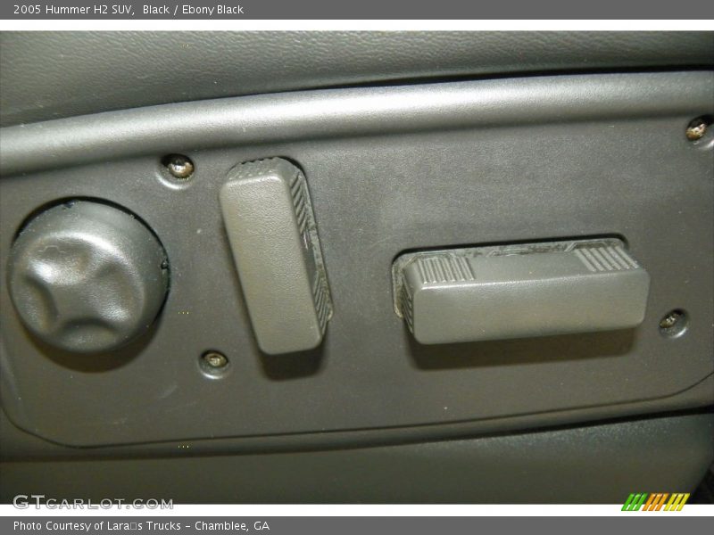 Controls of 2005 H2 SUV