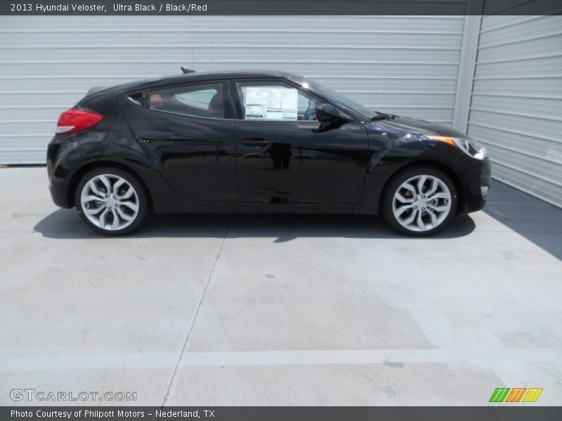 Ultra Black / Black/Red 2013 Hyundai Veloster
