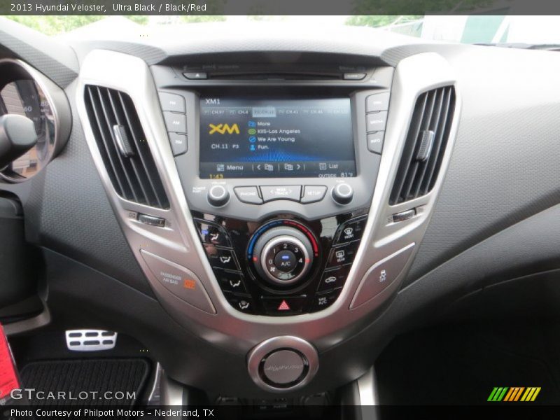 Ultra Black / Black/Red 2013 Hyundai Veloster