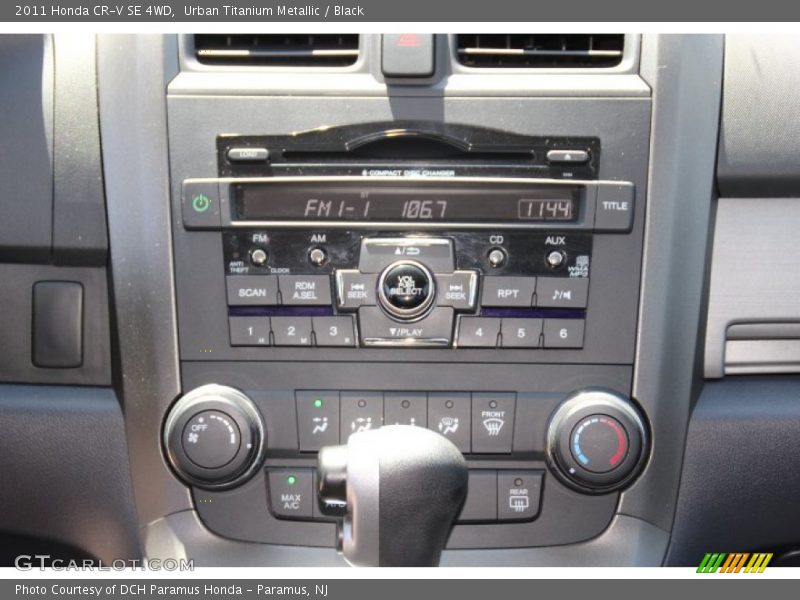 Urban Titanium Metallic / Black 2011 Honda CR-V SE 4WD