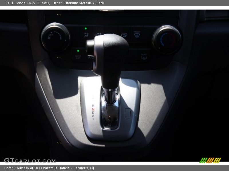 Urban Titanium Metallic / Black 2011 Honda CR-V SE 4WD