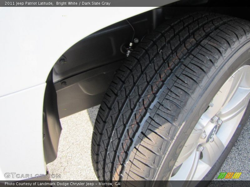 Bright White / Dark Slate Gray 2011 Jeep Patriot Latitude