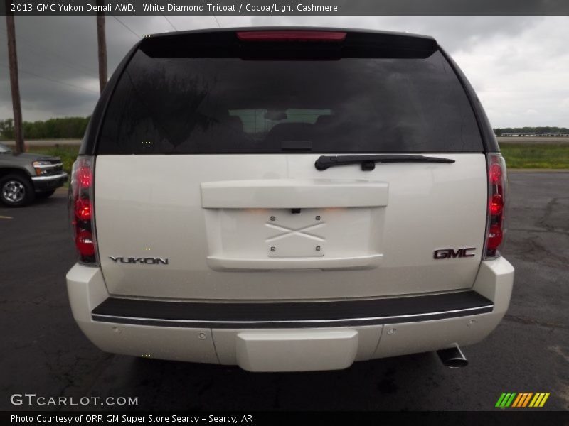 White Diamond Tricoat / Cocoa/Light Cashmere 2013 GMC Yukon Denali AWD