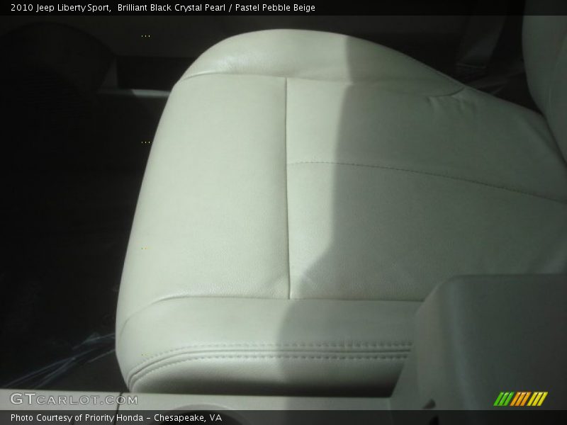 Brilliant Black Crystal Pearl / Pastel Pebble Beige 2010 Jeep Liberty Sport
