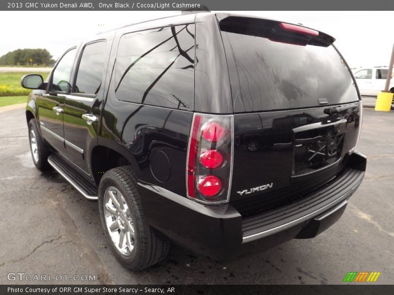 Onyx Black / Cocoa/Light Cashmere 2013 GMC Yukon Denali AWD