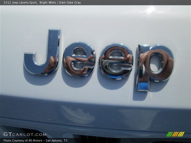 Bright White / Dark Slate Gray 2012 Jeep Liberty Sport